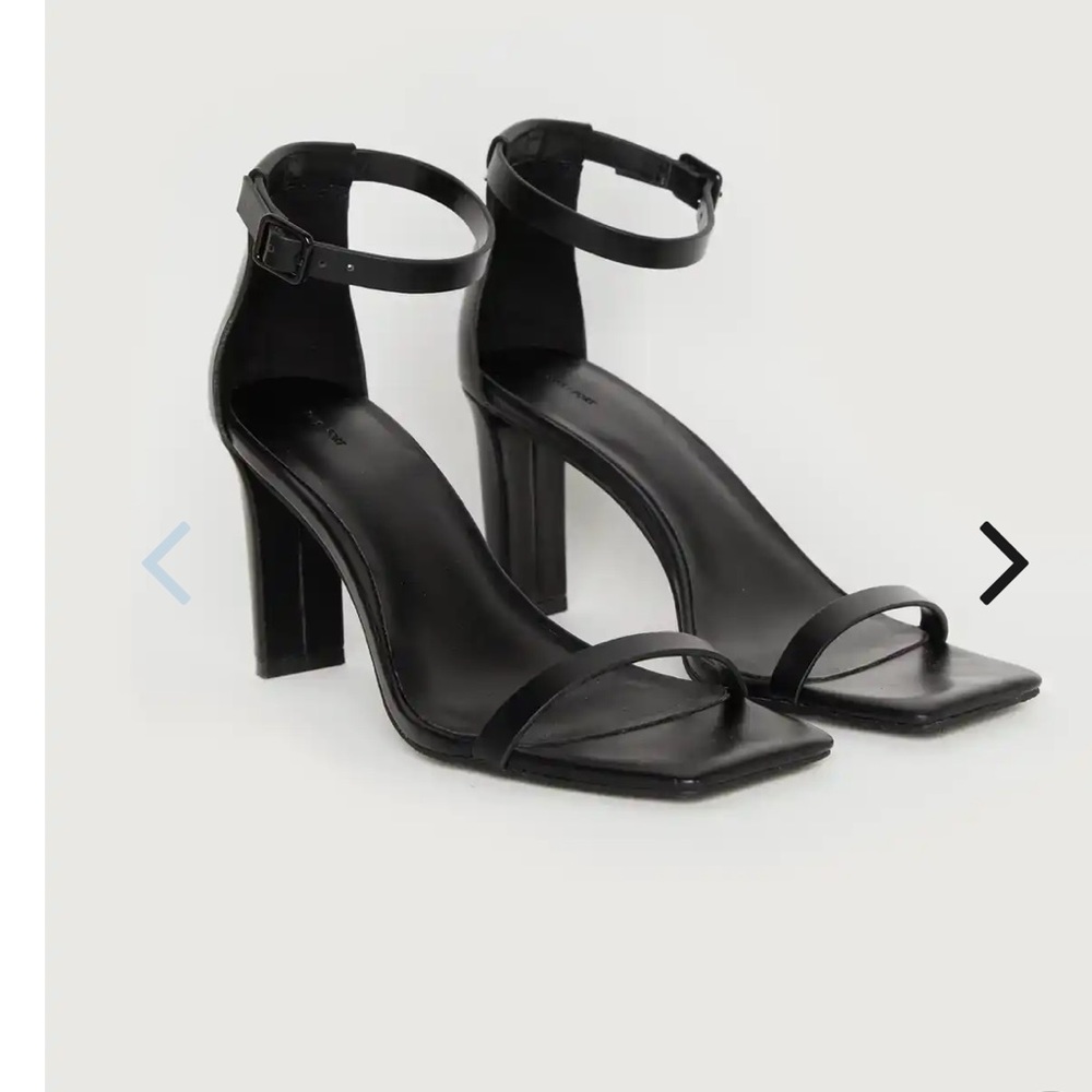 New Oak Fort Black Strap Heels size 10